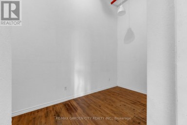 LOFT - 468 CUMBERLAND AVENUE Hamilton (Blakeley) Ontario photo 5