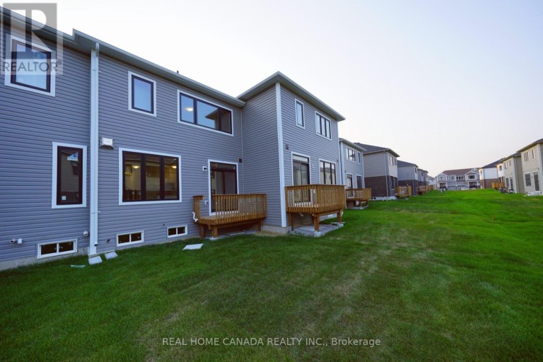 24 DURHAM AVENUE, Barrie, Ontario, L9S2Z8