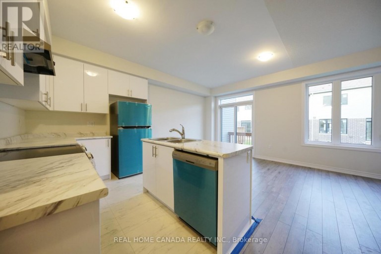 24 DURHAM AVENUE, Barrie, Ontario, L9S2Z8