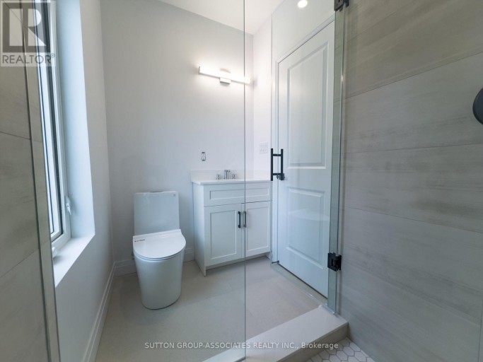 LANEWAY - 62 HARTLEY AVENUE, Toronto (Briar Hill-Belgravia), Ontario, M6E4E8