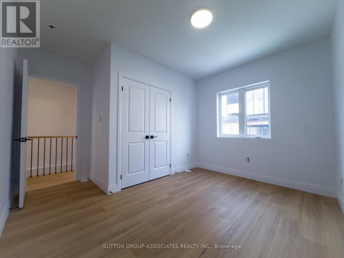 LANEWAY - 62 HARTLEY AVENUE, Toronto (Briar Hill-Belgravia), Ontario, M6E4E8