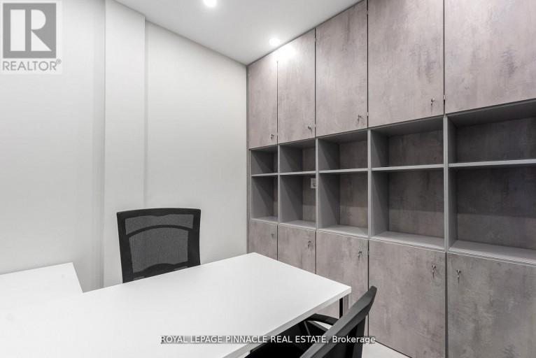 5-C - 233 SPEERS ROAD, Oakville (QE Queen Elizabeth), Ontario, L6K0J5