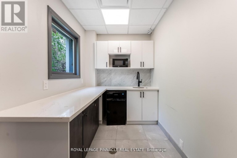 5-C - 233 SPEERS ROAD, Oakville (QE Queen Elizabeth), Ontario, L6K0J5