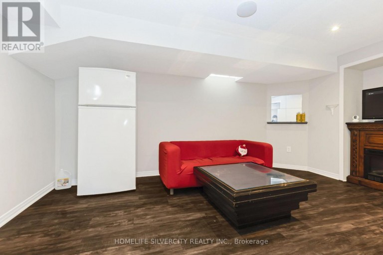 6 ARIA LANE, Brampton (Bramalea North Industrial), Ontario, L6S6J5