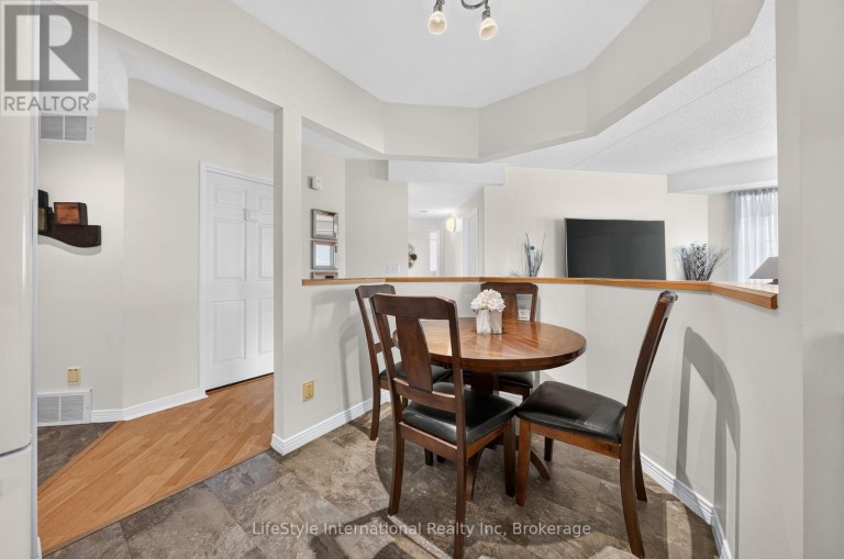 210 - 208 SILVERCREEK PARKWAY N, Guelph (Junction/Onward Willow), Ontario, N1H8H2
