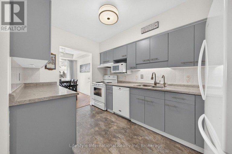 210 - 208 SILVERCREEK PARKWAY N, Guelph (Junction/Onward Willow), Ontario, N1H8H2