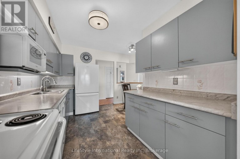 210 - 208 SILVERCREEK PARKWAY N, Guelph (Junction/Onward Willow), Ontario, N1H8H2