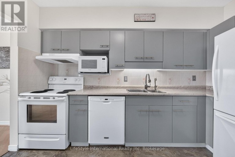 210 - 208 SILVERCREEK PARKWAY N, Guelph (Junction/Onward Willow), Ontario, N1H8H2