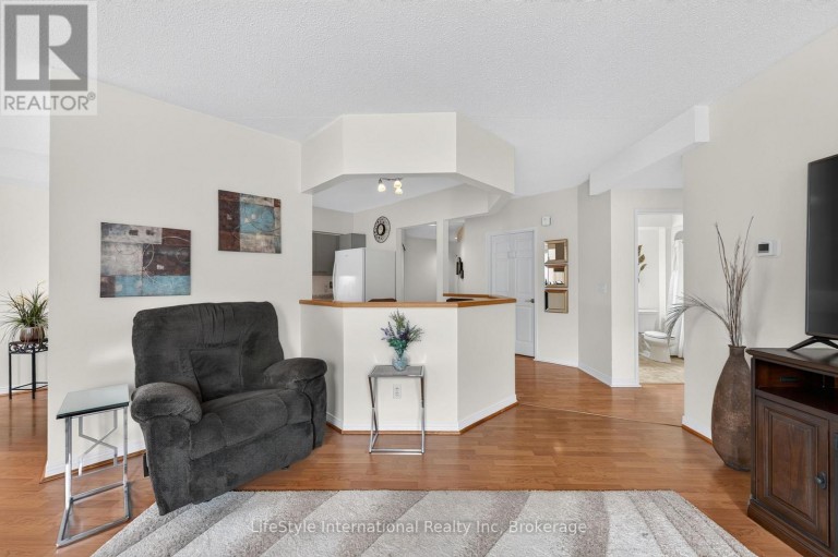 210 - 208 SILVERCREEK PARKWAY N, Guelph (Junction/Onward Willow), Ontario, N1H8H2
