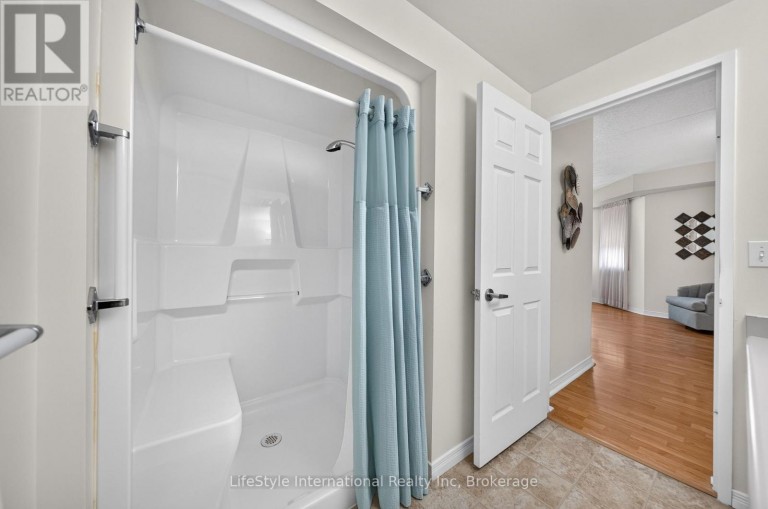 210 - 208 SILVERCREEK PARKWAY N, Guelph (Junction/Onward Willow), Ontario, N1H8H2
