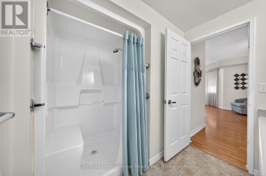 210 - 208 SILVERCREEK PARKWAY N Guelph (Junction/Onward Willow) Ontario photo 32