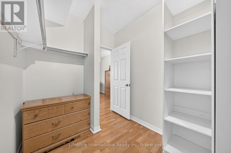 210 - 208 SILVERCREEK PARKWAY N, Guelph (Junction/Onward Willow), Ontario, N1H8H2