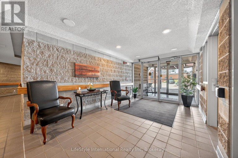 210 - 208 SILVERCREEK PARKWAY N, Guelph (Junction/Onward Willow), Ontario, N1H8H2