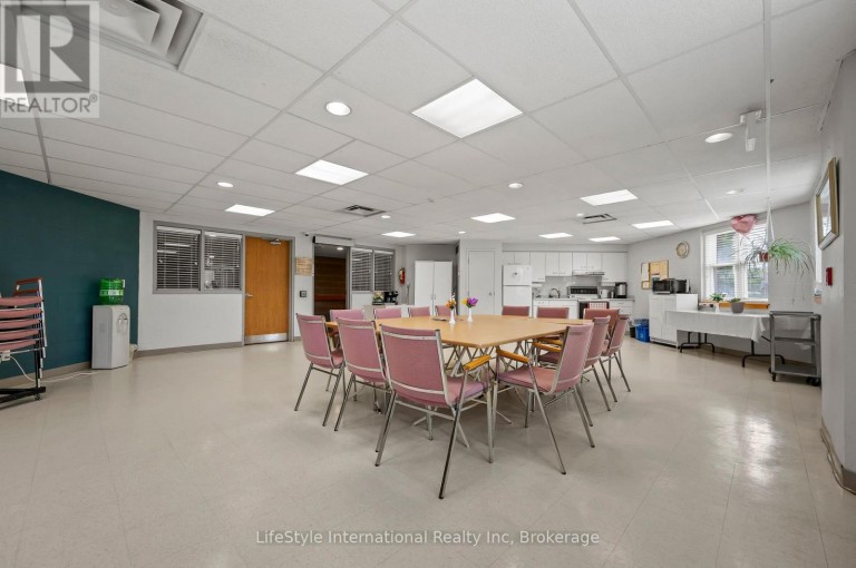 210 - 208 SILVERCREEK PARKWAY N, Guelph (Junction/Onward Willow), Ontario, N1H8H2