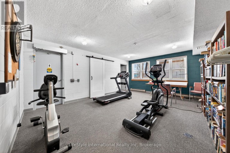 210 - 208 SILVERCREEK PARKWAY N, Guelph (Junction/Onward Willow), Ontario, N1H8H2