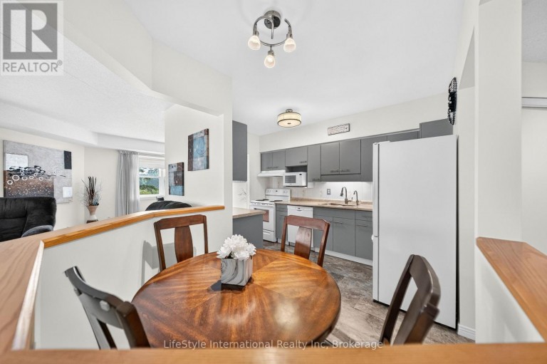 210 - 208 SILVERCREEK PARKWAY N, Guelph (Junction/Onward Willow), Ontario, N1H8H2