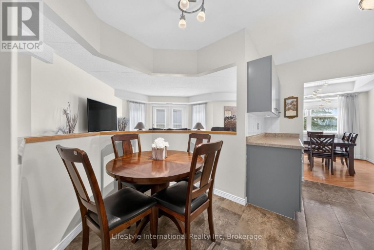 210 - 208 SILVERCREEK PARKWAY N, Guelph (Junction/Onward Willow), Ontario, N1H8H2