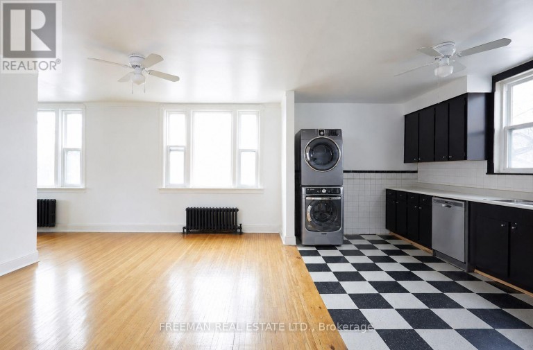 2 - 62 AUSTIN TERRACE, Toronto (Casa Loma), Ontario, M5R1Y6