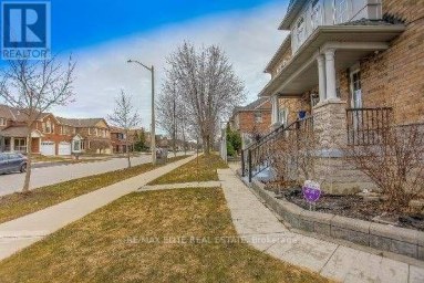 BSMT - 155 RIDEAU DRIVE Richmond Hill (Langstaff) Ontario photo 18