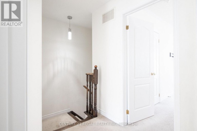 UPPER - 43 TOLLGATE STREET, Brampton (Heart Lake East), Ontario, L6Z0B4