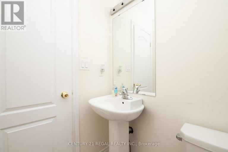 UPPER - 43 TOLLGATE STREET, Brampton (Heart Lake East), Ontario, L6Z0B4