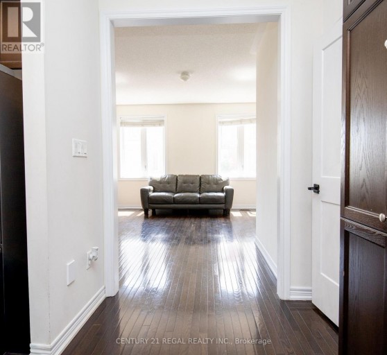 UPPER - 43 TOLLGATE STREET, Brampton (Heart Lake East), Ontario, L6Z0B4