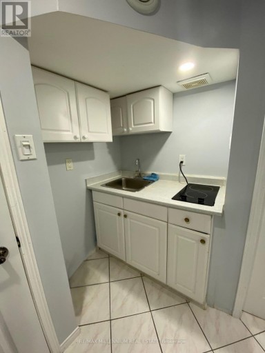 BASEMENT - 5110 TIMBERMILL COURT, Mississauga (East Credit), Ontario, L5V2B8