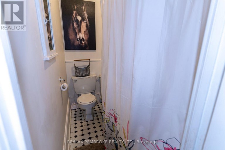 109 PEMBROKE STREET W, Pembroke, Ontario, K8A5M7