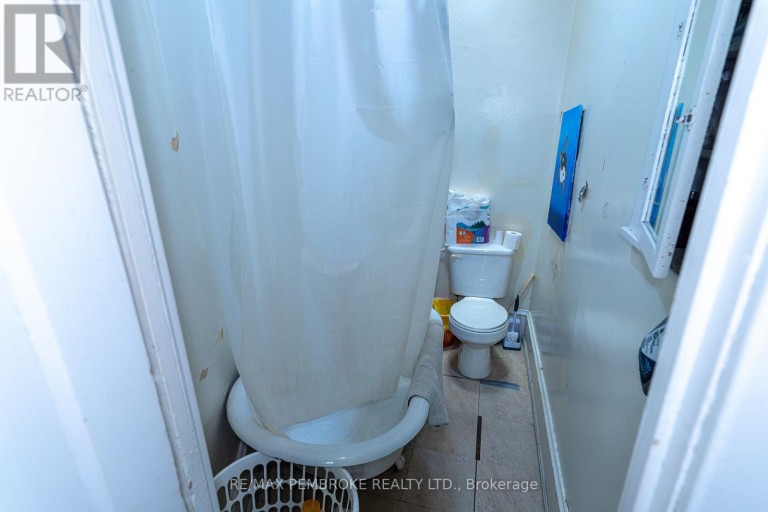 109 PEMBROKE STREET W, Pembroke, Ontario, K8A5M7