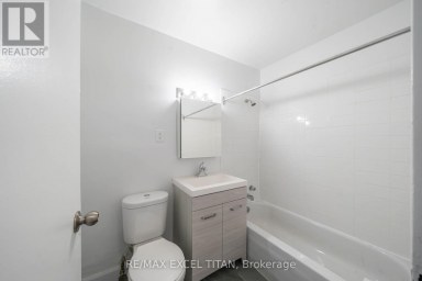 304 - 2507 EGLINTON AVENUE W Toronto (Keelesdale-Eglinton West) Ontario photo 9
