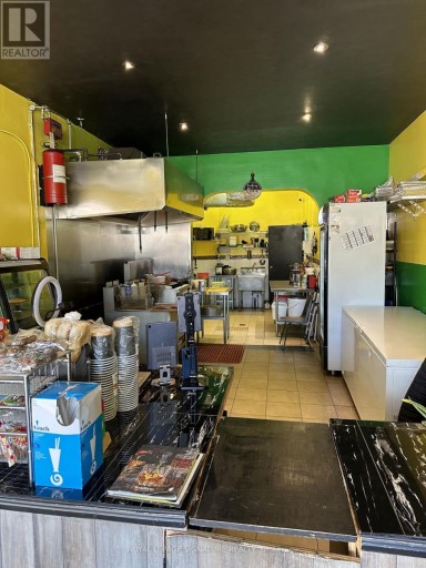 STORE FRONT - 854 BATHURST STREET, Toronto (Annex), Ontario, M5R3G2