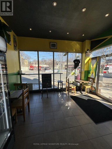 STORE FRONT - 854 BATHURST STREET, Toronto (Annex), Ontario, M5R3G2