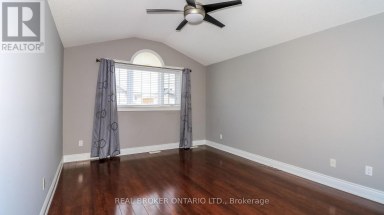 2202 BATTERS LOOP Innisfil (Alcona) Ontario photo 15