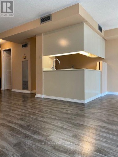 1410 - 736 BAY STREET, Toronto (Bay Street Corridor), Ontario, M5G2M4