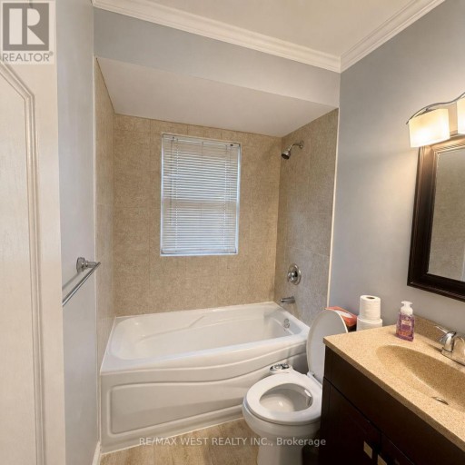MAIN & 2ND - 53 SHADYSIDE AVENUE, Hamilton (Burkholme), Ontario, L8V3E2