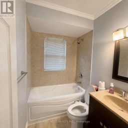 MAIN & 2ND - 53 SHADYSIDE AVENUE Hamilton (Burkholme) Ontario photo 12