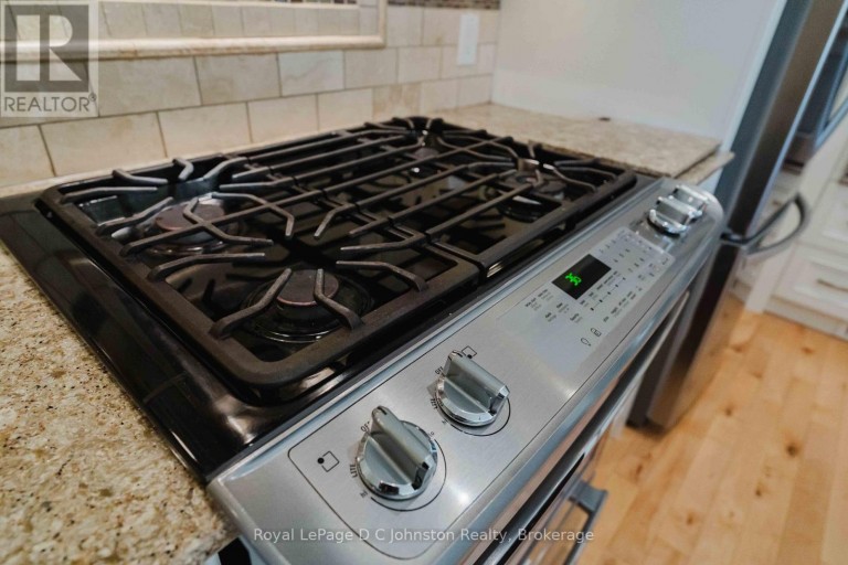 126 5TH AVENUE E, Owen Sound, Ontario, N4K6C7