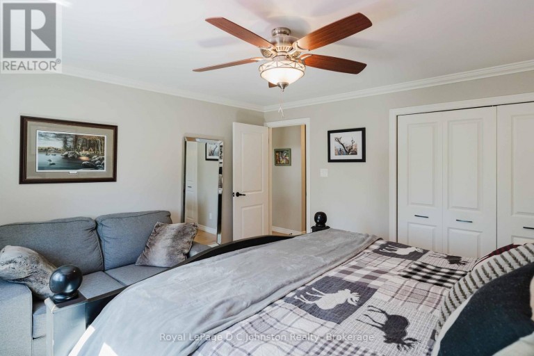 126 5TH AVENUE E, Owen Sound, Ontario, N4K6C7