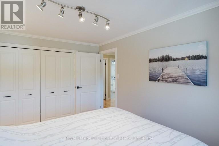 126 5TH AVENUE E, Owen Sound, Ontario, N4K6C7