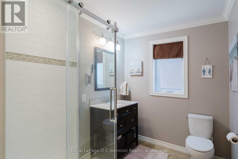 126 5TH AVENUE E, Owen Sound, Ontario, N4K6C7