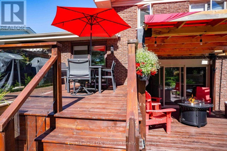 126 5TH AVENUE E, Owen Sound, Ontario, N4K6C7