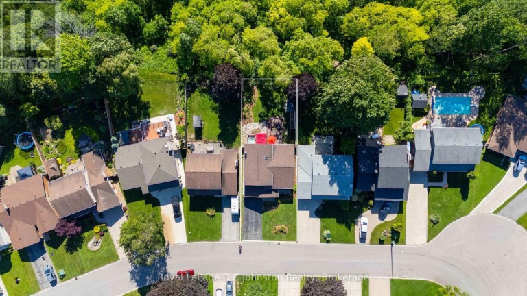 126 5TH AVENUE E, Owen Sound, Ontario, N4K6C7