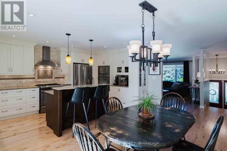 126 5TH AVENUE E, Owen Sound, Ontario, N4K6C7