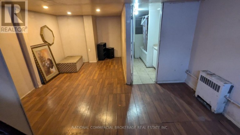 2185 WESTON ROAD, Toronto (Weston), Ontario, M9N1X9