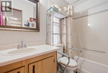 3011 Burroughs Manor NE Calgary Alberta photo 24