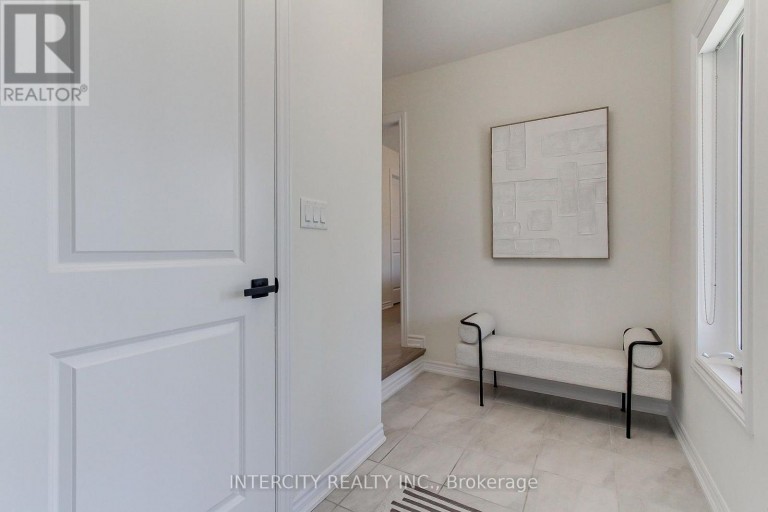 130 BLICK CRESCENT, Aurora, Ontario, L4G4A9