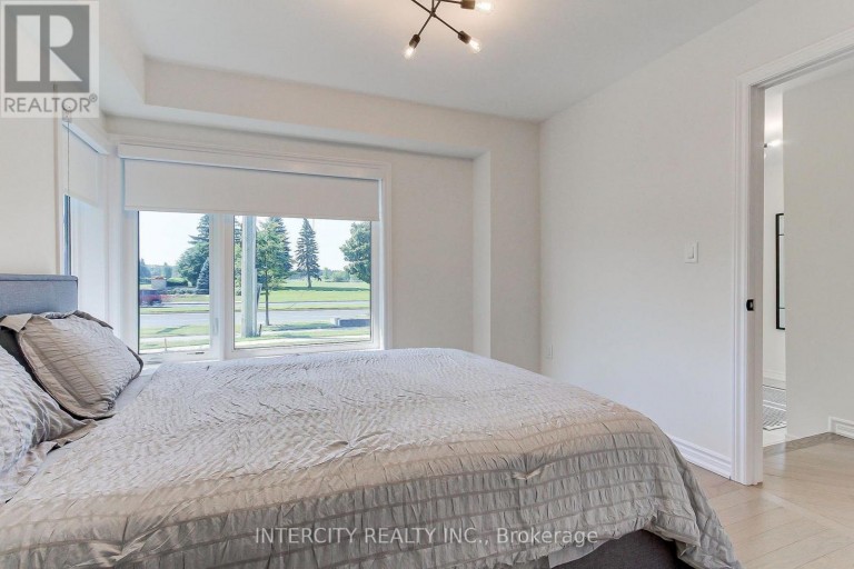 130 BLICK CRESCENT, Aurora, Ontario, L4G4A9