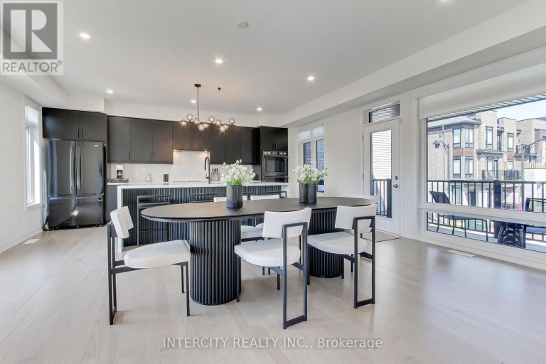 130 BLICK CRESCENT, Aurora, Ontario, L4G4A9