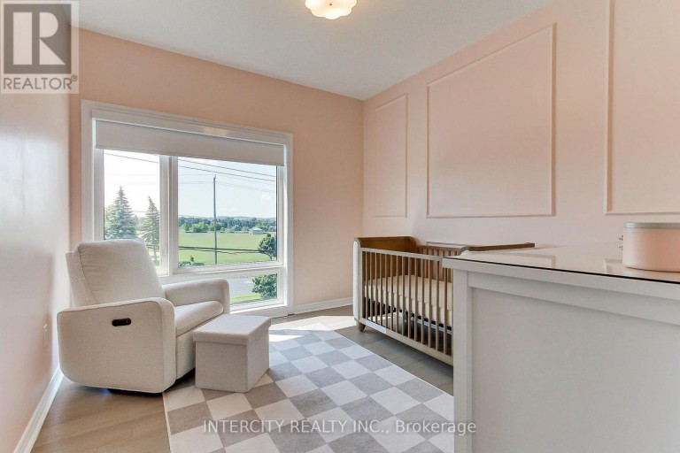 130 BLICK CRESCENT, Aurora, Ontario, L4G4A9