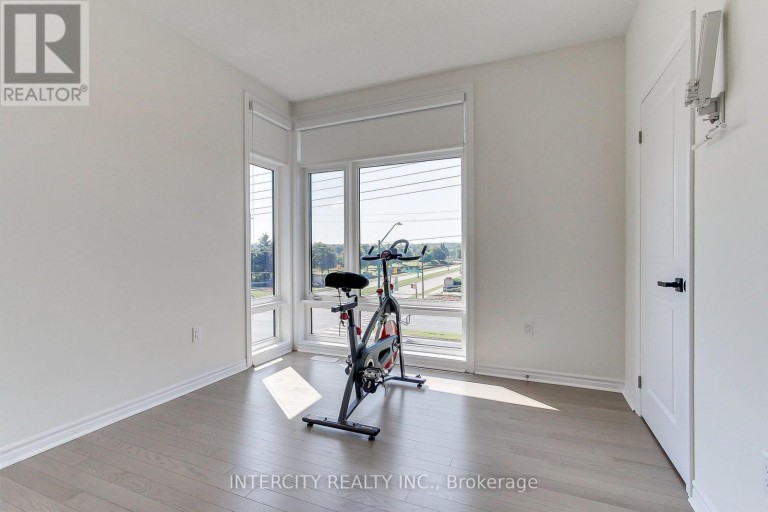 130 BLICK CRESCENT, Aurora, Ontario, L4G4A9